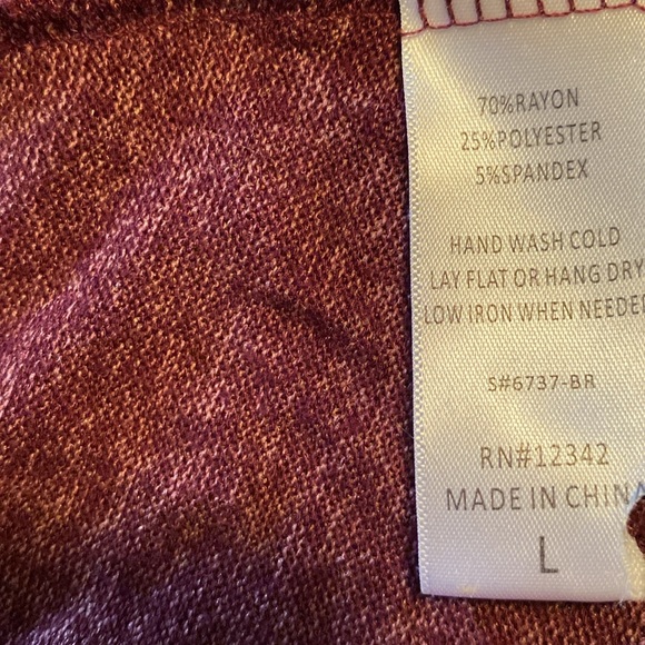 Hi/low sweater. - Picture 8 of 8